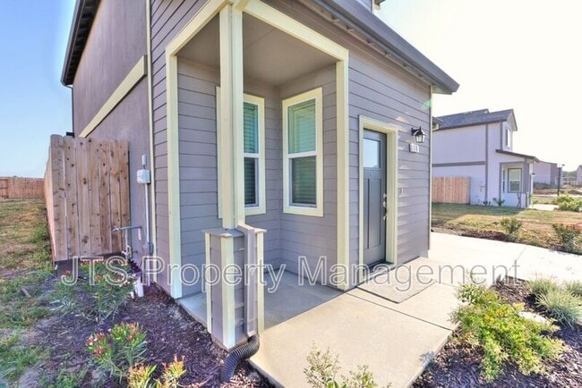 Building Photo - 38 Oak Manor Way