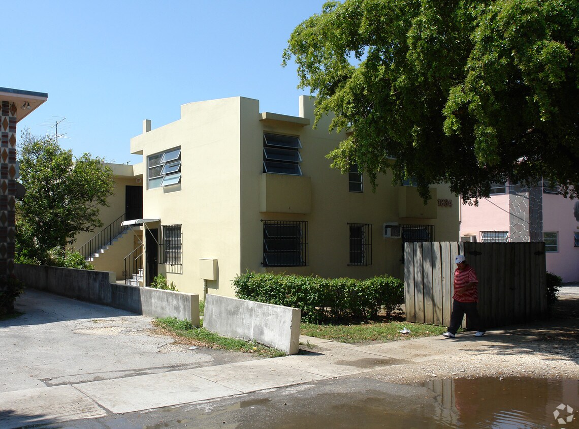 Building Photo - 1834 NW 19th St