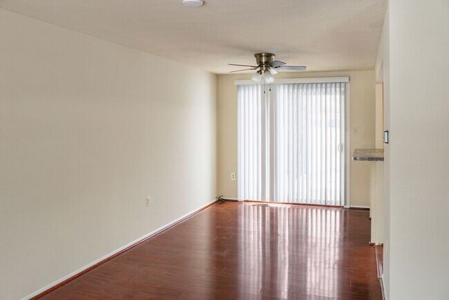 Foto del edificio - Charming Pet Friendly, 3 Bedroom, 2 Full B...