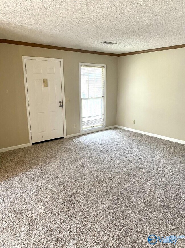6201 Friar Tuck Dr NW Unit C, Huntsville, AL 35806 Room for Rent in Huntsville, AL