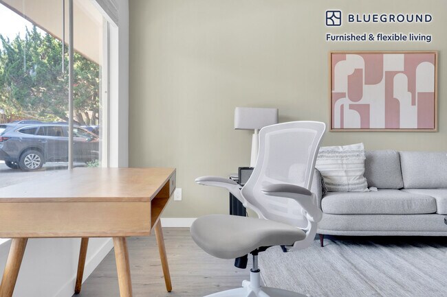 Foto del edificio - 353 Everett Ave