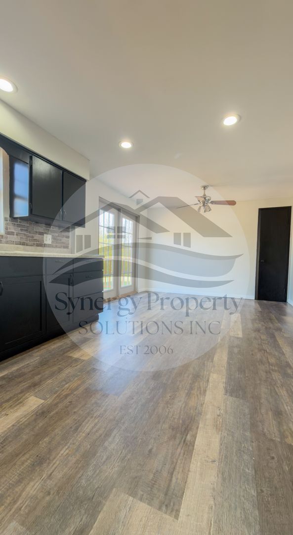 Foto del edificio - Ranch Home in Madison Close to 71