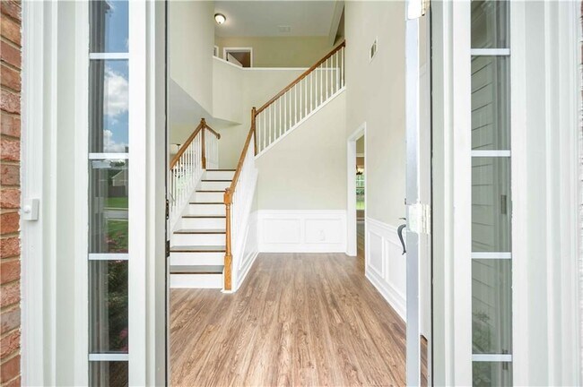 Building Photo - 8405 Friarbridge Dr
