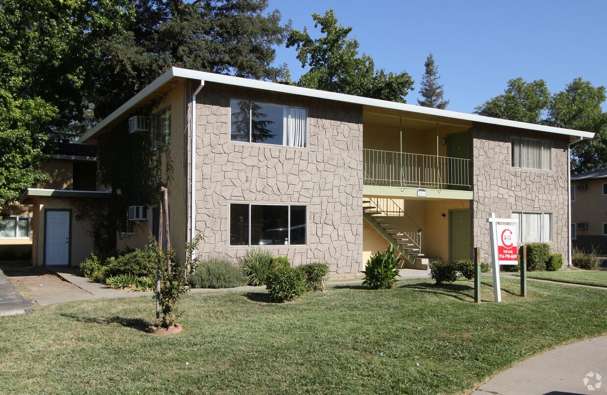 Foto principal - 4549 Ashcroft Ave