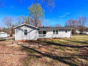 Building Photo - 108 Cornelius Rd