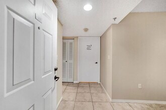 Building Photo - 9470 Tangerine Pl