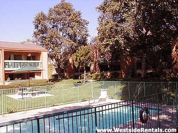 Primary Photo - 930 N San Dimas Ave