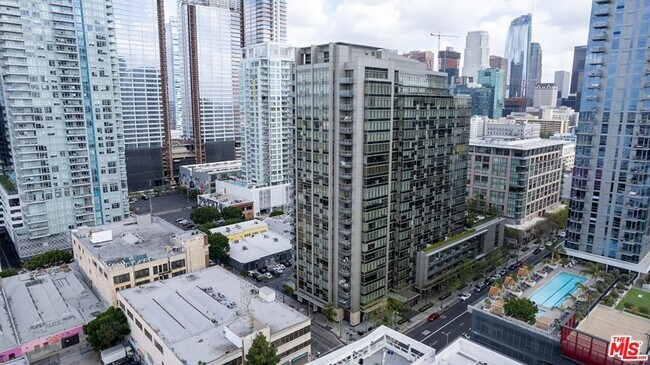 Building Photo - 1155 S Grand Ave