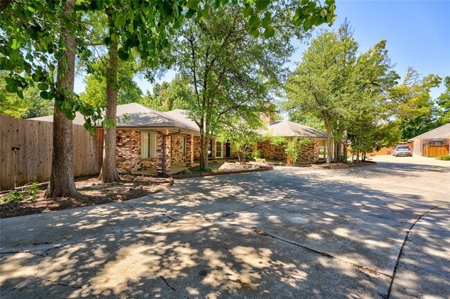 Building Photo - 6325 Glenbrook Ct