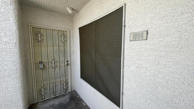 Foto del edificio - 7100 W Pirates Cove Rd