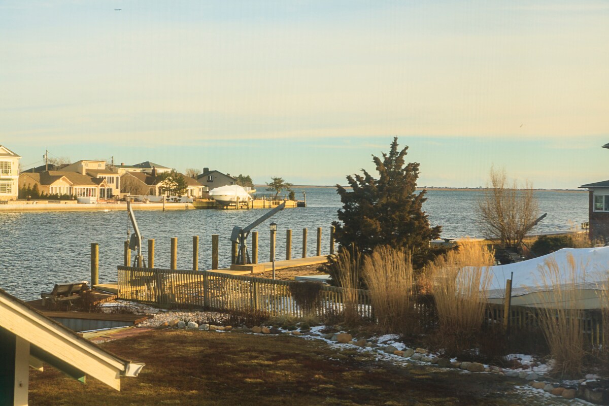 278 Ocean Ave, Amityville, NY 11701 Townhome Rentals in Amityville NY