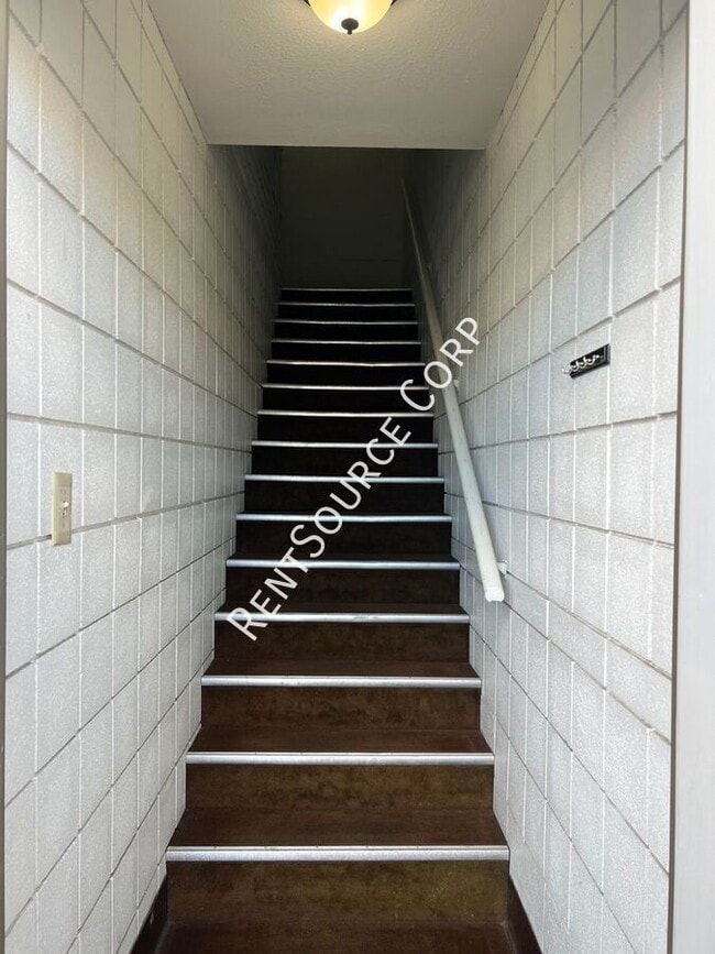 Building Photo - 238 E Williams St