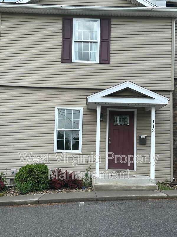Primary Photo - 113 Wickham Ave