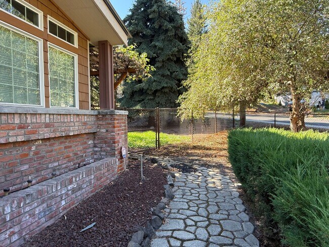 Foto del edificio - Beautiful 1 bed 1 bath home close to Spoka...