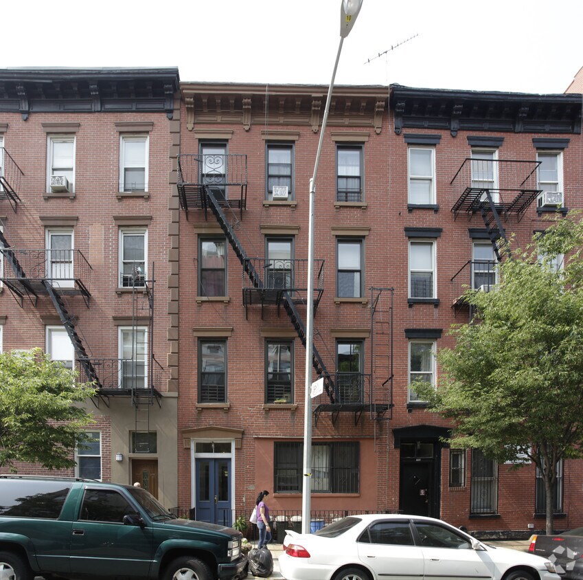 Building Photo - 198 Sackett St