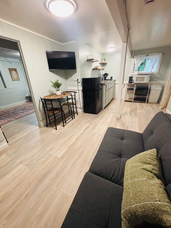 Building Photo - 1111 Haihai St