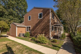 Building Photo - 117 Spinnaker Way