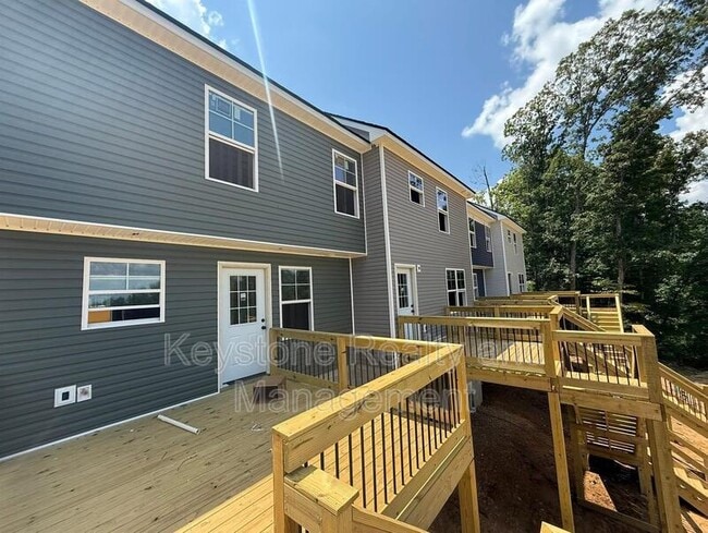 Building Photo - 90 Baker Ridge Rd