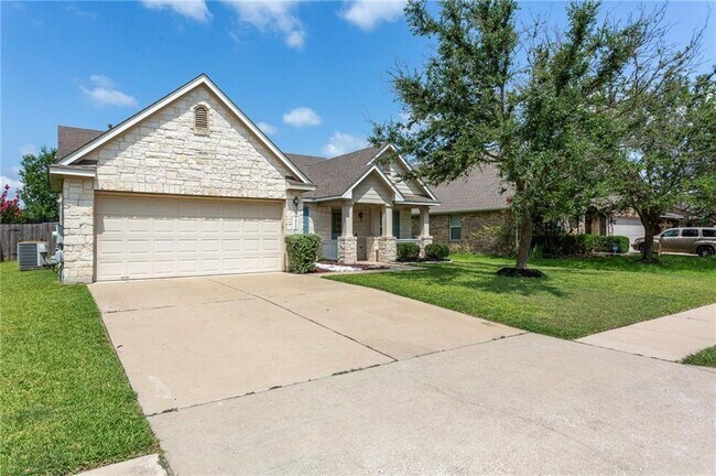 Building Photo - 3912 Links Ln