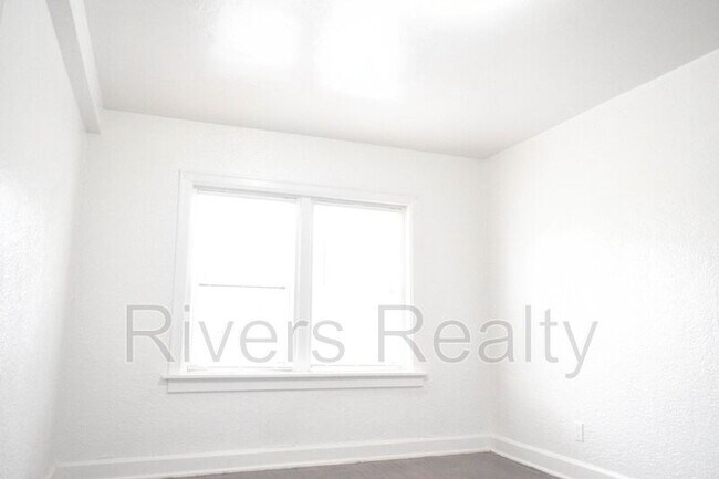 Foto del edificio - 3615 Hereford St