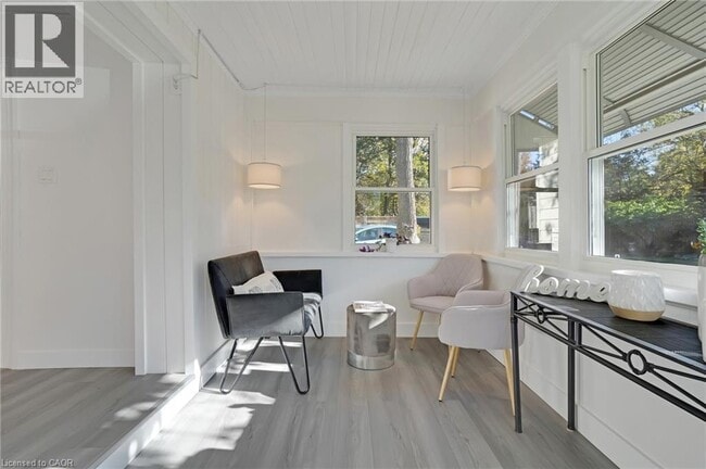 Building Photo - 7 Frederick St S