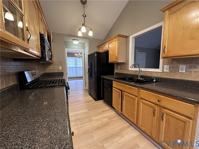 Foto del edificio - 3000 Ramsey Dr