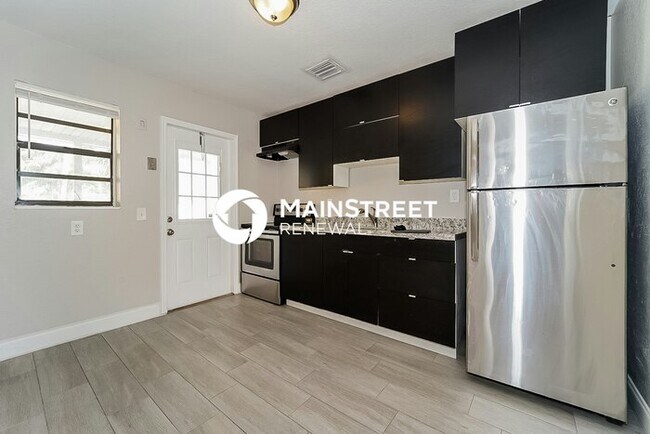 Foto del edificio - 2 Bedroom Pet-Friendly Home in Oakland Park, FL with Main Street Renewal