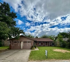 Building Photo - 12504 Whispering Hollow Dr
