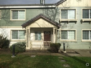 Building Photo - 504 Daniels Ave