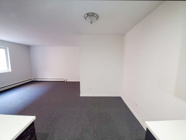Building Photo - 520 W Aldine Ave