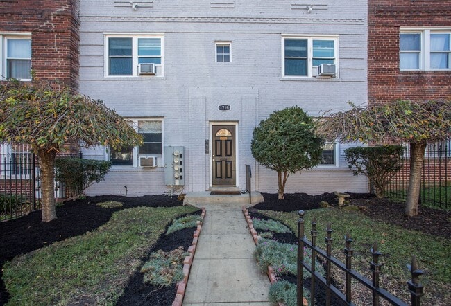 Building Photo - 1719 H St NE
