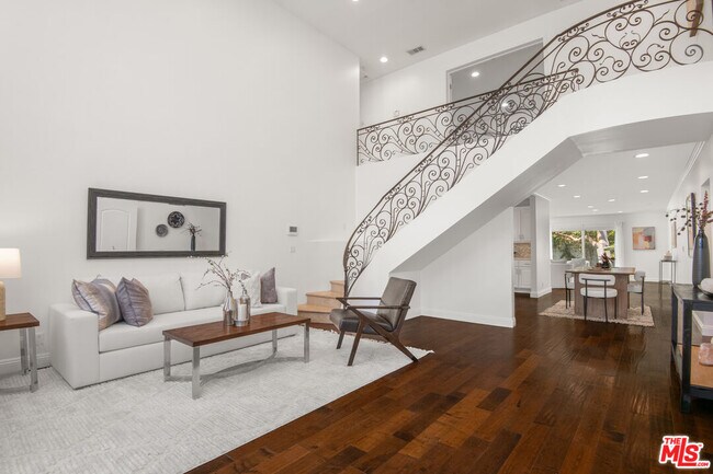 Building Photo - 5417 Allott Ave