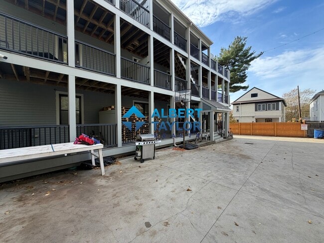 Building Photo - 145 Cedar St