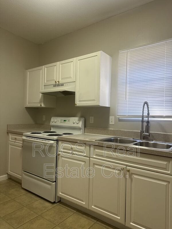 Building Photo - 2476 Tree Knoll Ct