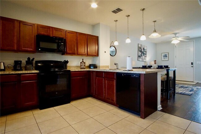 Building Photo - 458 Chelsea Dr