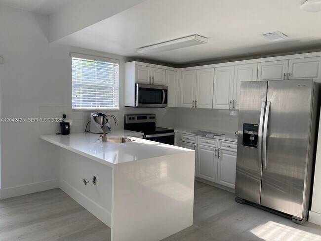Foto del edificio - 5245 NW 112th Ave
