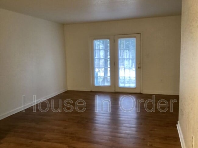 Building Photo - 11 Rathfarnham Rd