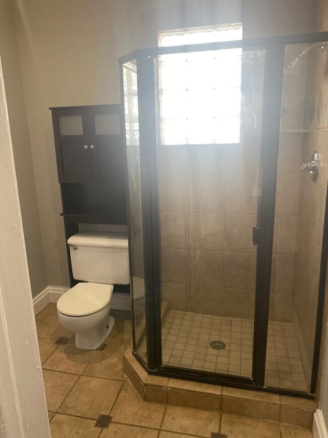 Building Photo - Cute Single Family Home close to KU Med