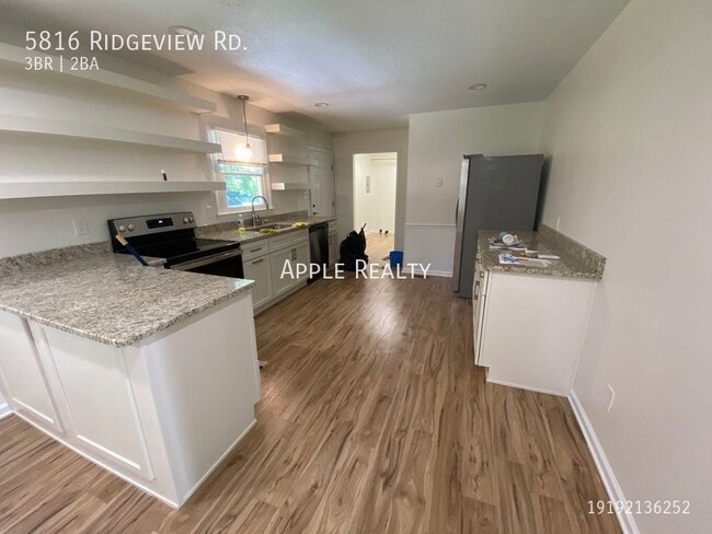 Building Photo - 5816 Ridgeview Rd