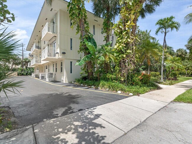 Building Photo - 255 Sunrise Dr