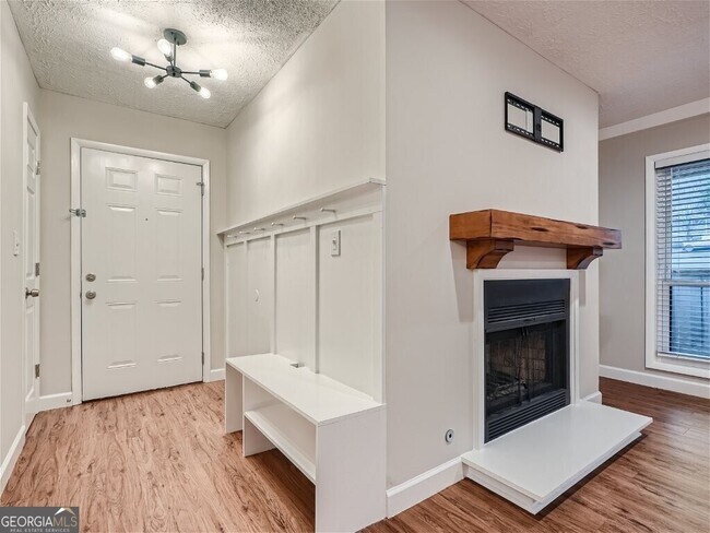 Foto del edificio - 1005 Wynnes Ridge Cir
