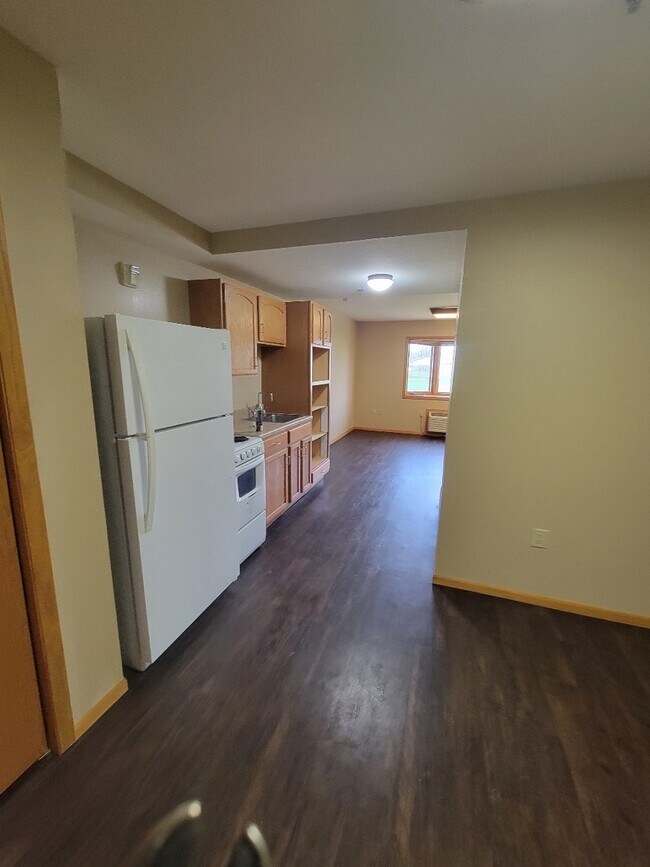 Building Photo - 180 Poppe Dr