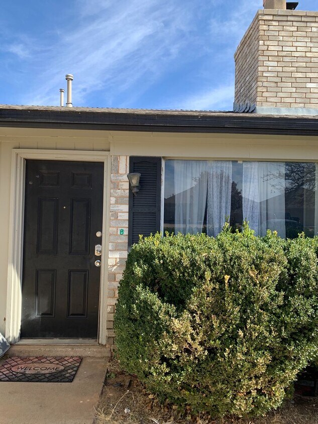 Foto principal - 614 N Elkhart Ave