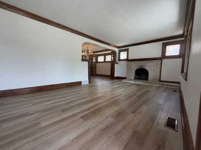 Foto del edificio - 19031 Monterey Ave