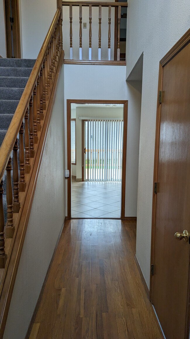 Foto del edificio - 17337 NW Bernard Pl