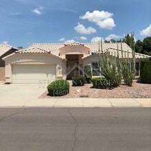Building Photo - 6714 W Wahalla Ln