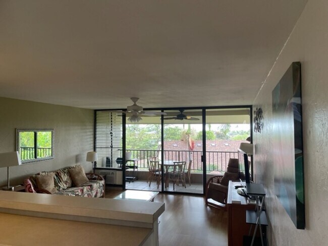 Building Photo - $2,000 - Includes all Utilities / Nicely F...