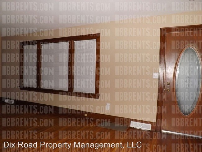 Foto del edificio - 3 br, 1.5 bath House - 725 Ridgelawn Avenue,