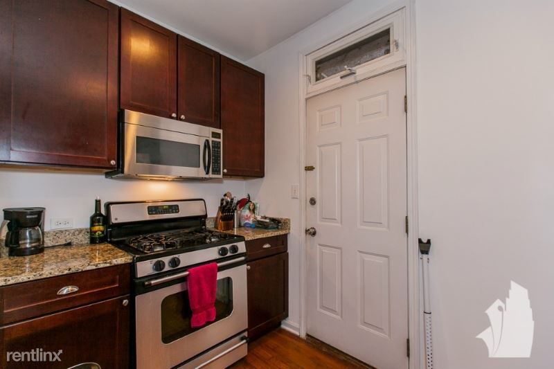 Primary Photo - 677 W Wrightwood Ave