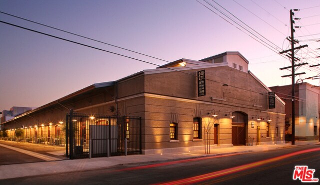 Foto del edificio - 940 E 2nd St